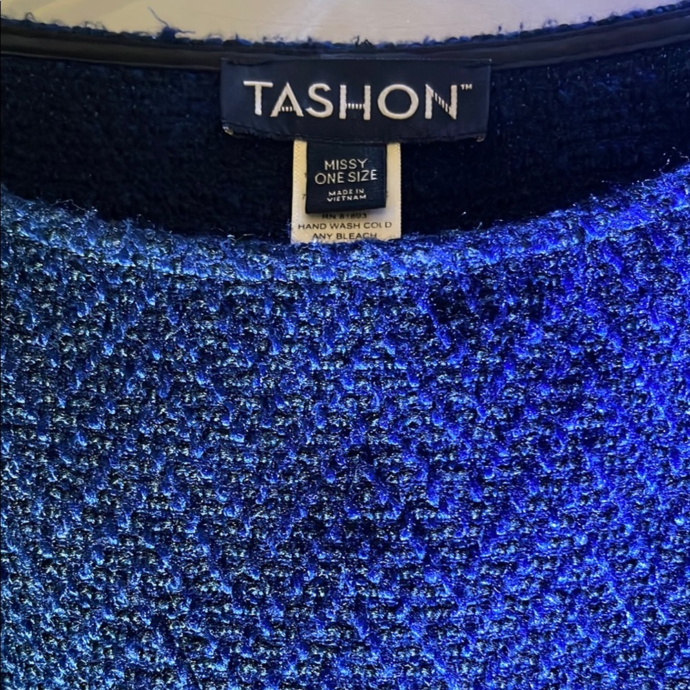 Blue and Brown Cape with Luxurious Fur Trim - Picture 4 of 6